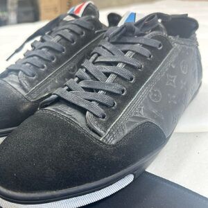 Louis Vuitton Slalom SEE PHOTOS. Size 10?